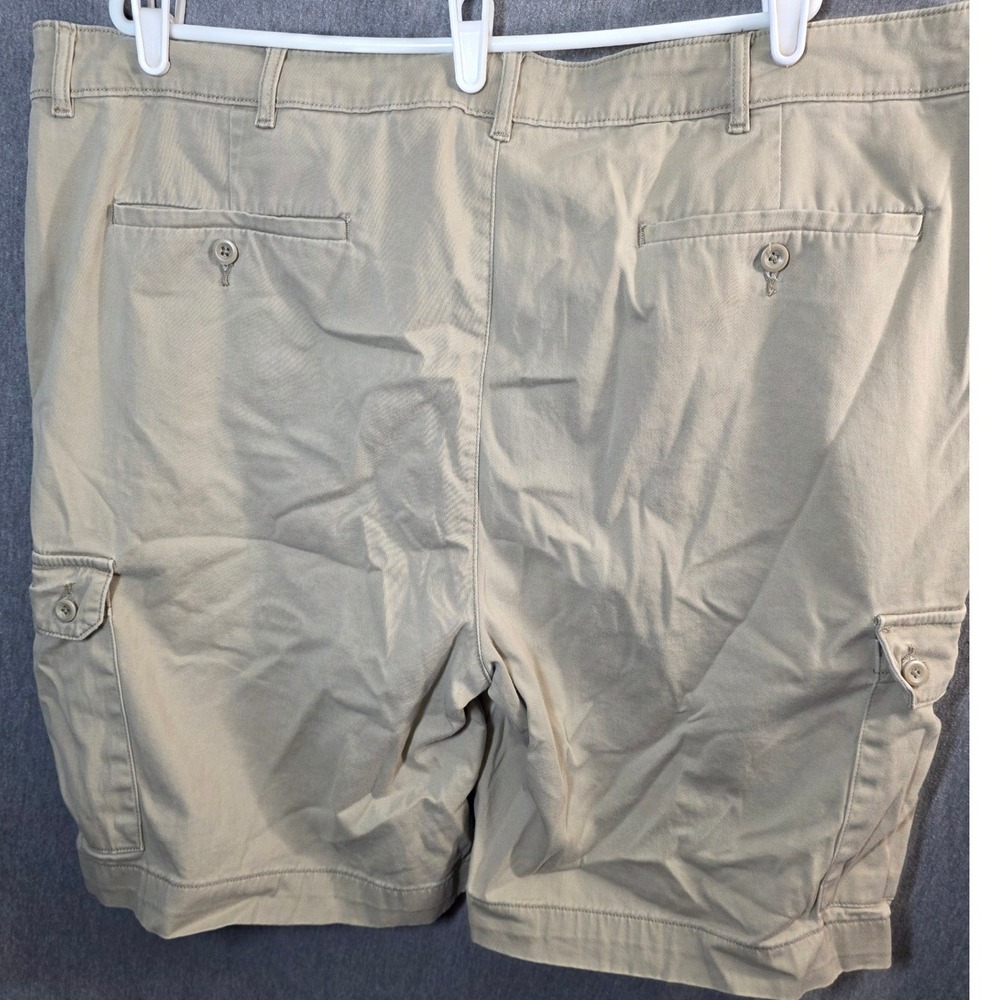 Buying St Johns Bay Cargo Shorts Mens 44 Tan Getting Free 44x30 Levi Dockers - Picture 2 of 9